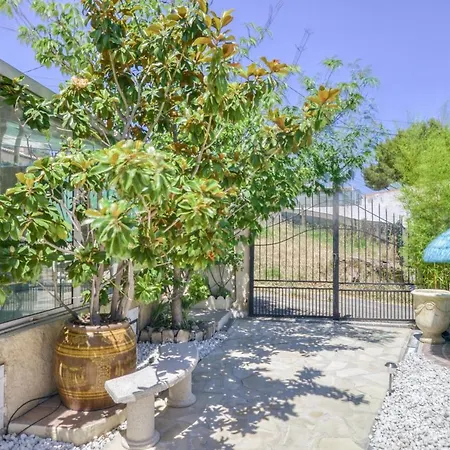 La Vaine Holiday home